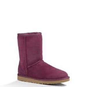 UGG‎ Classic short boots in Aster purple women’s size 8 suede sheepskin Sherpa